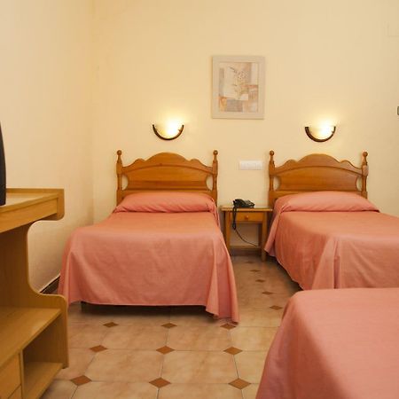 Hostal Paris La Linea de la Concepcion Exterior photo